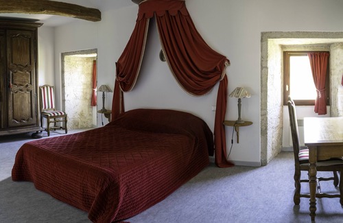 Pesmes Casa | LA MAISON ROYALE