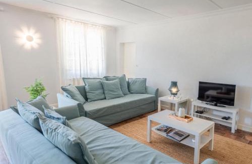 Laprade Casa | La Maison sur la Colline