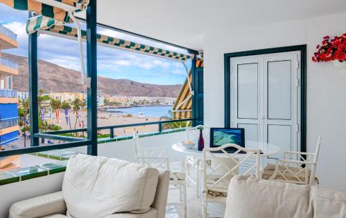 Los Cristianos Apartamento | La Maricita Cristianos - Beach Front & Sea View
