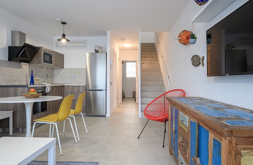 Playa Blanca Chalet De Esquí | La Marinera House - Near the beach, fast wifi, air-con on main Bedroom and SAT tv