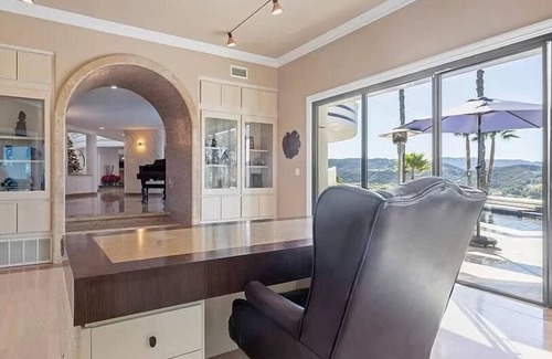 Calabasas Casa | La Masina Luxury Summ