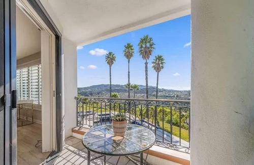 Calabasas Casa | La Masina Luxury Summ