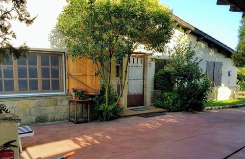 San Asensio Chalet De Esquí | La Matilla, casa rural de planta baja con gran jardín, ideal familias y amigos