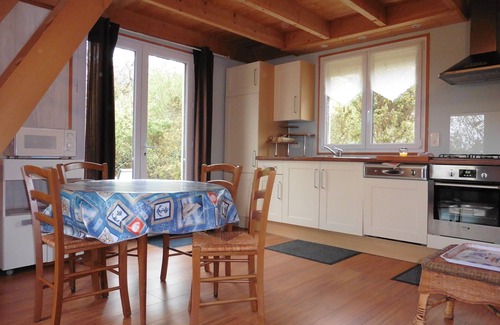 Roscanvel Casa | La Mer à pied, casa de madera enclavada en el campo.
