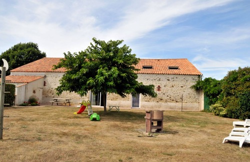 Saint-Hilaire-la-Foret Casa | La Mésange - Cabaña 5 personas con piscina cubierta climatizada