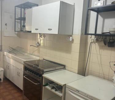 Lagaccio Otro | La Milonga 2 - AFFITO CAMERE - Habitacion - Baño y Cocina Compartida