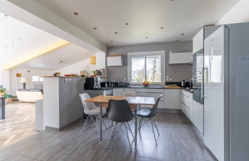 Pessac Casa | La Muscadelle - Maison familiale avec piscine