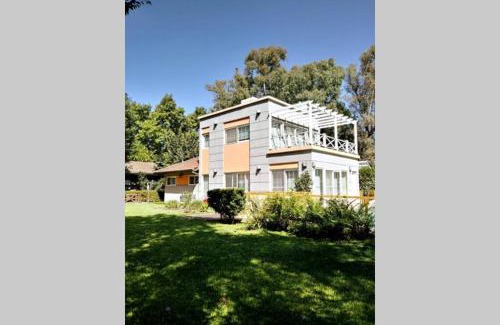 Villa Udaondo Casa | La Naturaleza de Parque Leloir en Familia