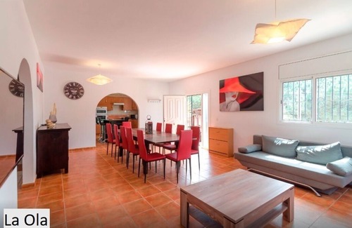 Vidreres Villa | La ola - casa con piscina