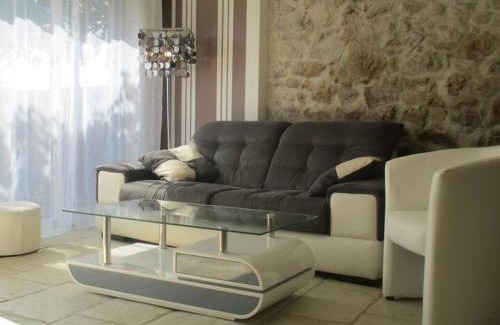Eclassan Casa | La p'tite maison du Chateau