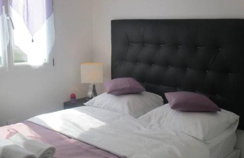 Eclassan Casa | La p'tite maison du Chateau