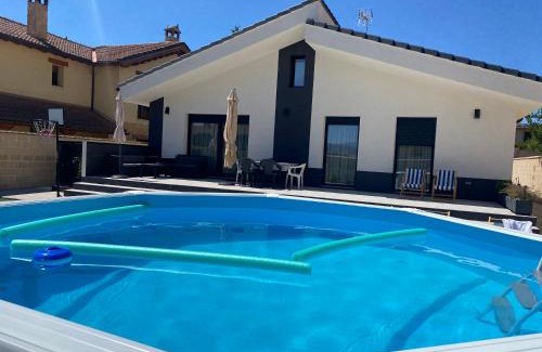 La Lastrilla Casa | La Palmera del Sotillo