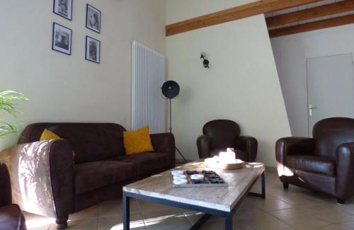 Saintes Casa | La Patte Charentaise Parking gratuit Le calme en ville