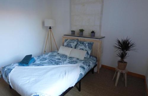 Saintes Casa | La Patte Charentaise Parking gratuit Le calme en ville