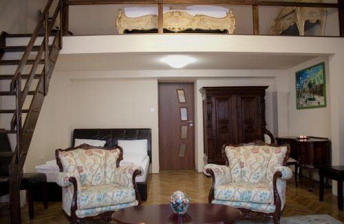 Kaposvar Casa | La Pergola & Prestige Panzió