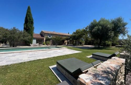 Roussillon Casa | La Pergoline - Large renovated farmhouse with pool and jacuzzi
