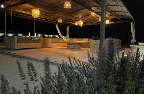 Roussillon Casa | La Pergoline - Large renovated farmhouse with pool and jacuzzi
