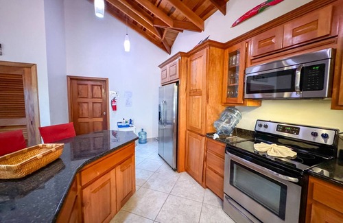 San Pedro Casa | La Perla Azul Beach House