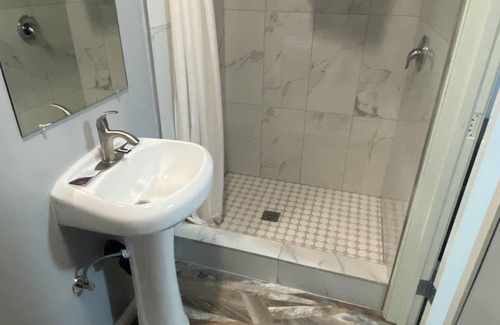 South Gate Hotel | La Perla Motel