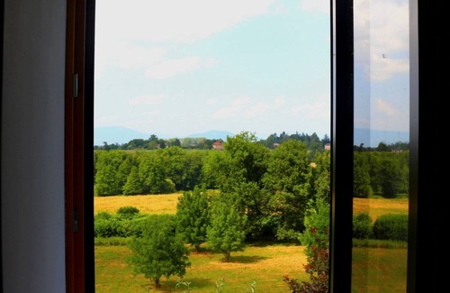 Les Abrets en Dauphine Casa | La Petite Grange - renovated furnished rental, between lakes, mountains and nature