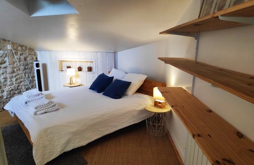 Graves-Saint-Amant Casa | La Petite Cagouille, pretty stone house with swimming pool