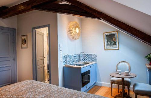 Honfleur Cama Y Desayuno | La Petite Folie