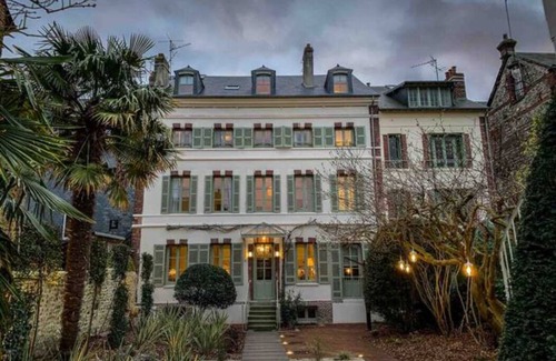 Honfleur Casa | La Petite Folie