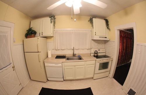 Grosse Pointe Casa | La Petite Jumelle: 2-Bedroom House in Grosse Pointe