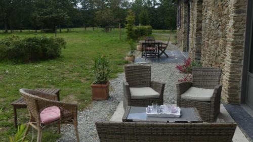 Menil Cama Y Desayuno | La Petite Lande