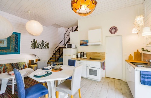 Chissay-en-Touraine Casa | La petite maison blanche by Interhome