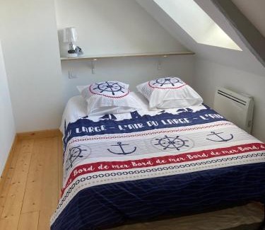 Camors Casa | La petite maison bleue