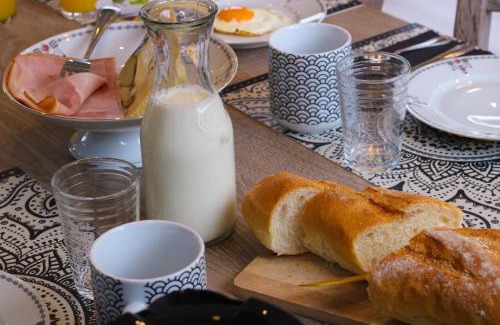 Mettet Cama Y Desayuno | La petite maison dans la cour