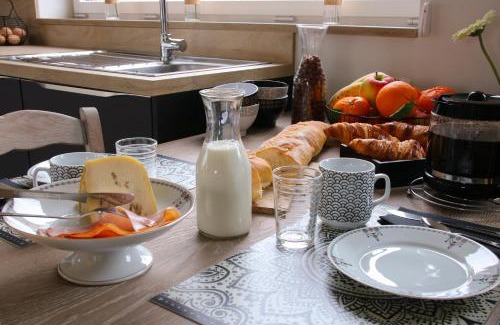 Mettet Cama Y Desayuno | La petite maison dans la cour