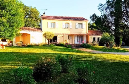 Lempaut Cama Y Desayuno | La petite maison de Valérie proche château de la Rode, du Domaine de Flore et du Lac Saint Ferréol