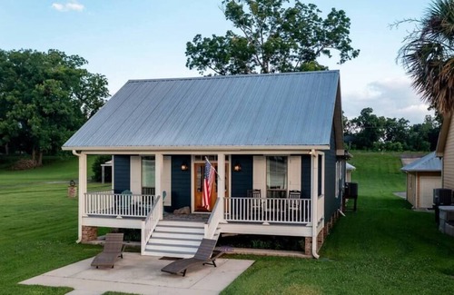 Ventress Casa | La Petite Maison du Lac | Quaint & Cozy Cottage