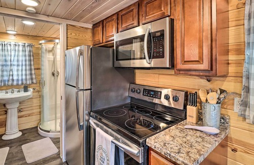 Boswell Apartamento | La Petite Maison in Mount Olive w/ Fire Pit!