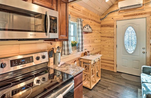 Boswell Apartamento | La Petite Maison in Mount Olive w/ Fire Pit!