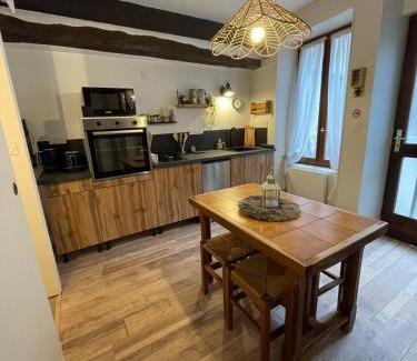 Avallon Casa | "La petite maison" Triplex au centre ville - Les Terres du Roy