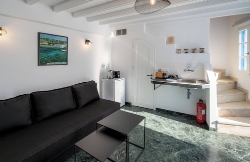 Mykonos Apartamento | La petite Maisonette by Skepi