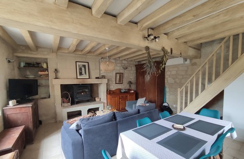 Beaumont-en-Veron Casa | La petite massonnière