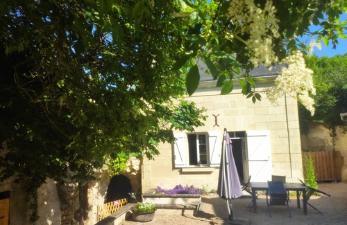 Beaumont-en-Veron Casa | La petite massonnière