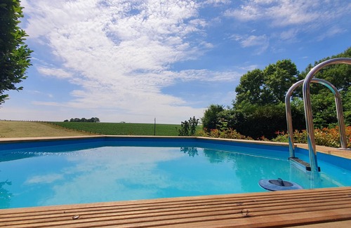 Boffles Cabaña | La Petite Pâquerette Cozy 1 bedroom Cottage in the countryside. With woodburner!