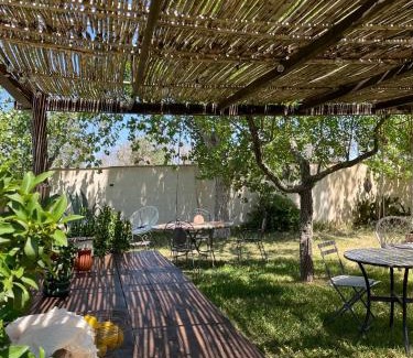 Vernole Cama Y Desayuno | La Petrusa