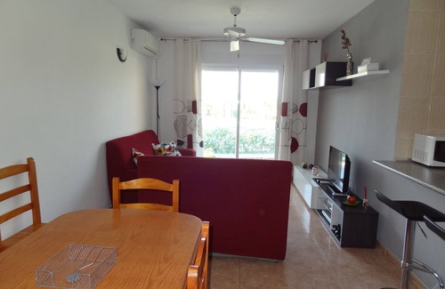 La Pineda Apartamento | La Pineda: APTO.RESIDENCIAL. CON PISCINA, A 200M PLAYA, PORT AVENTURA, PADEL,