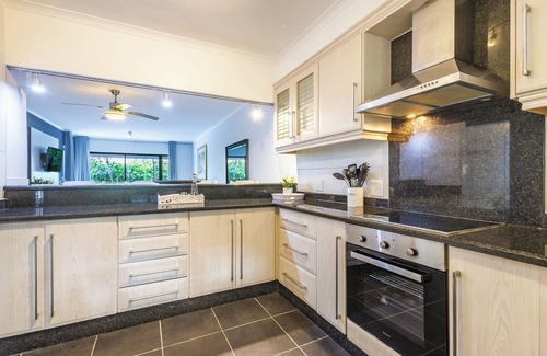 Ballito Apartamento | La Pirogue, Spacious 3 Bed | Willards Beach | Pool