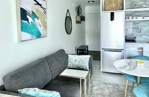 Point Loma Apartamento | La Playa Luxury Studio, Steps to Ocean, Designer Point Loma Haven