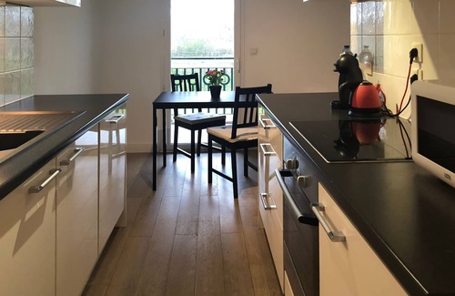 Veigy-Foncenex Apartamento | Amplio apartamento de 2 dormitorios en las afueras de Ginebra.