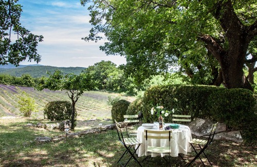 Castellet Cabaña | La Pommerie, hermosa casa de campo en el corazón del Luberon, en el pueblo de Castellet