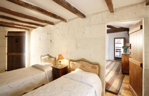 Saintes Cama Y Desayuno | La Porte Rouge - The Red Door Inn