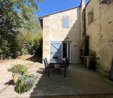 Arles Casa | "La Pradeto" gite rural Camargue